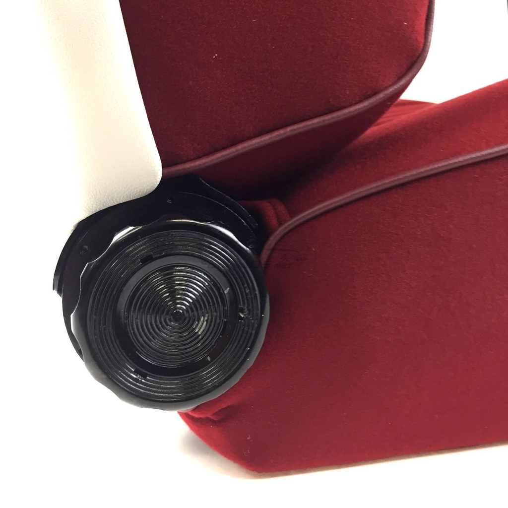 Non-Pallas interior red ”rouge cornaline“ complete with doorcards. 1969-'75. In exch..