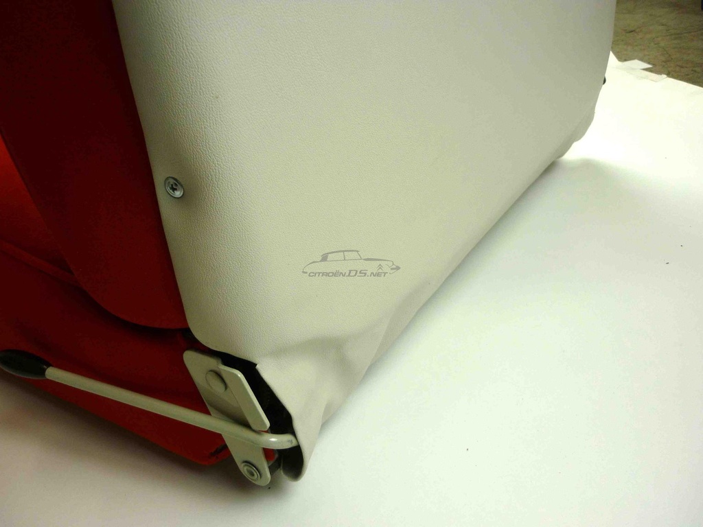 Interior complete 1964-1968 red 'rouge Cornaline' in exch.
