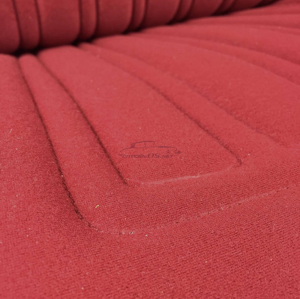 Non-Pallas interior red ”rouge cornaline“ complete with doorcards. 1969-'75. In exch..