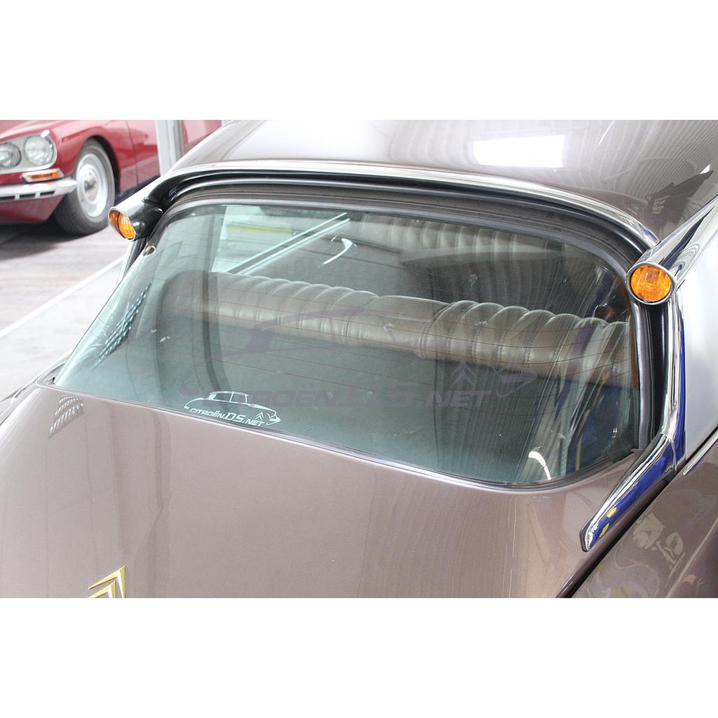 Finestra posteriore, riscaldata, di colore verde